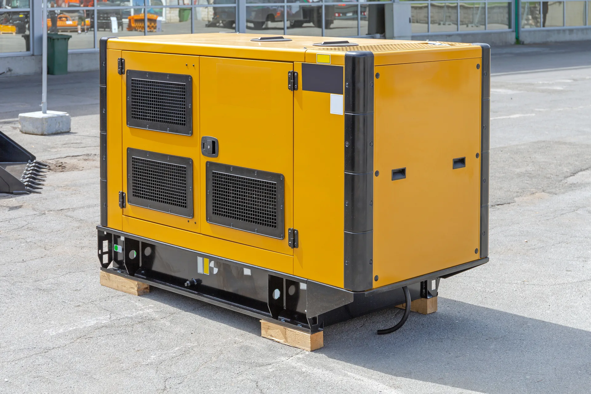 Generator set industri berwarna kuning